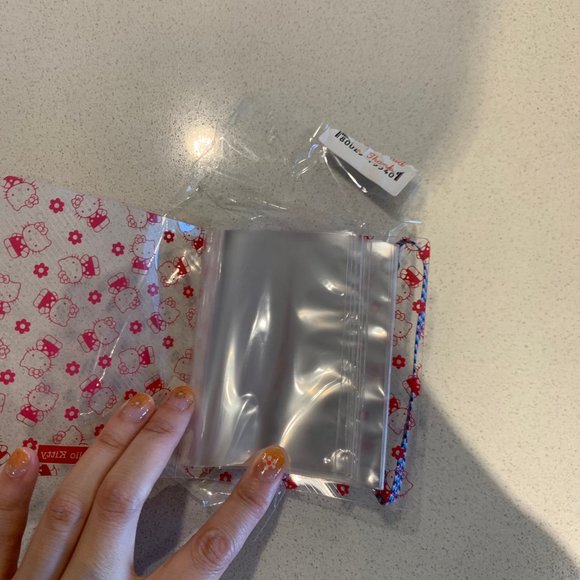 LOT OF 2 HELLO KITTY CASES - Picture 7 of 11